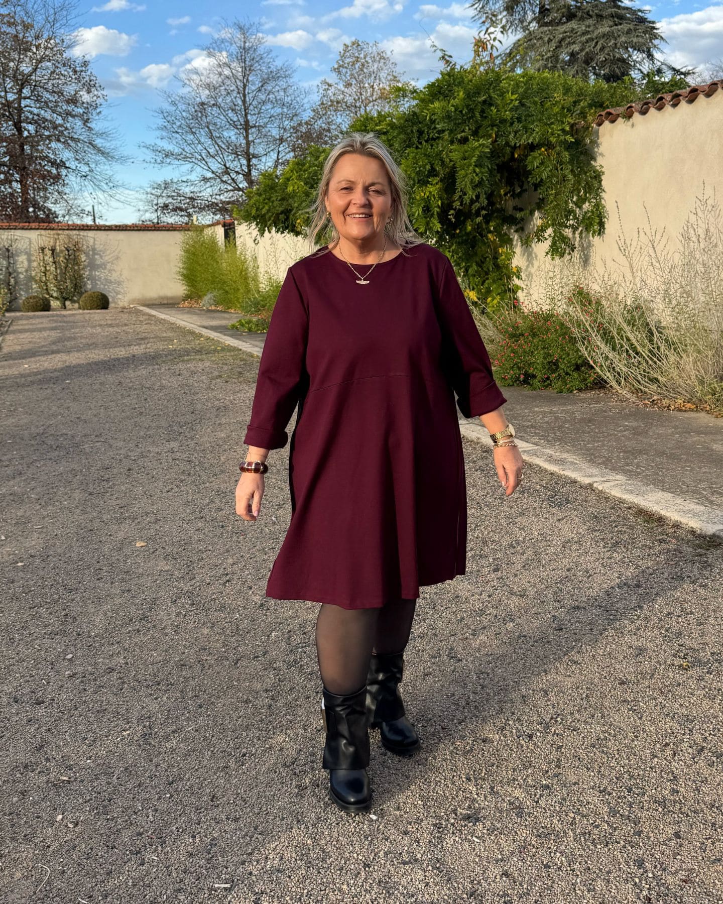 Robe dos plissé bordeaux