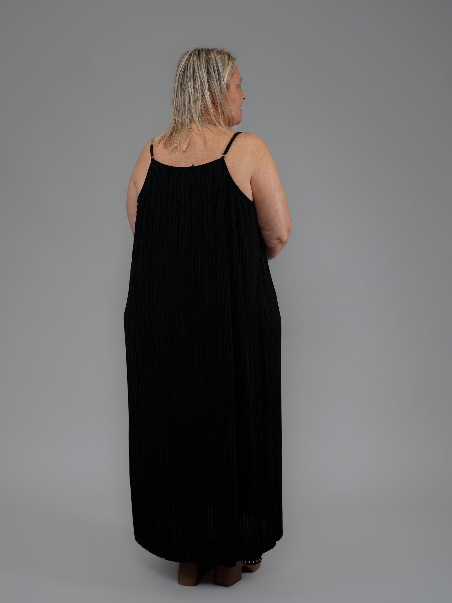 Robe gaufrée noire - 1068