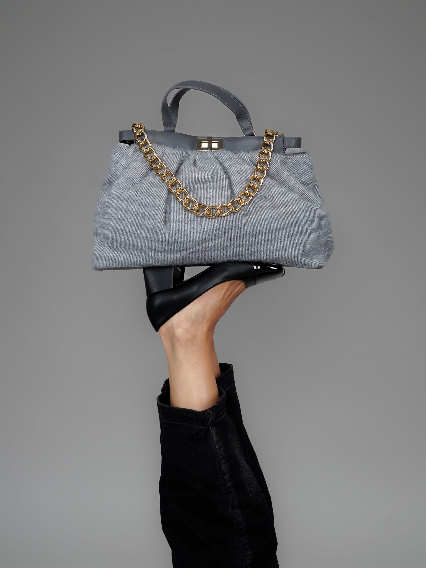 Sac gris à chaine