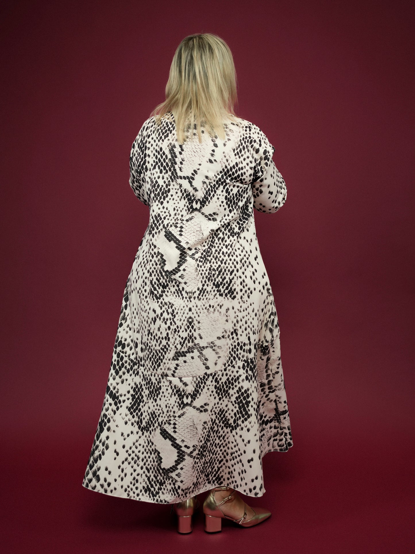 Robe chemise longue serpent - 1600