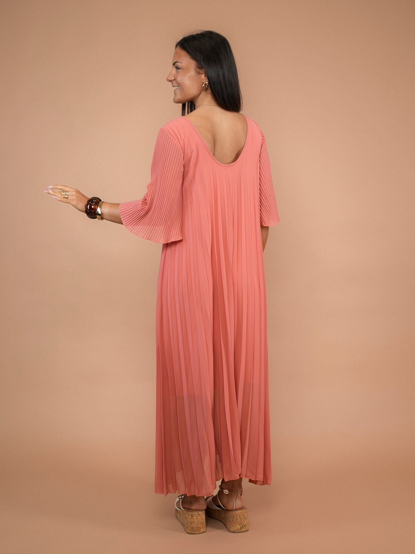 Robe plissée demi-manches corail