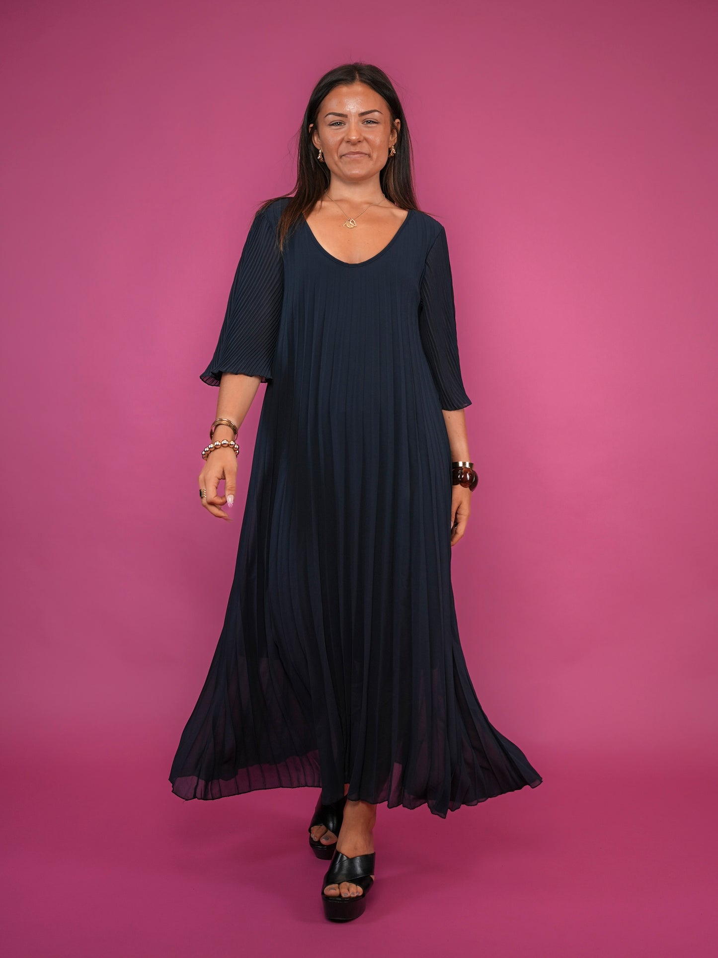 Robe plissée demi-manches marine