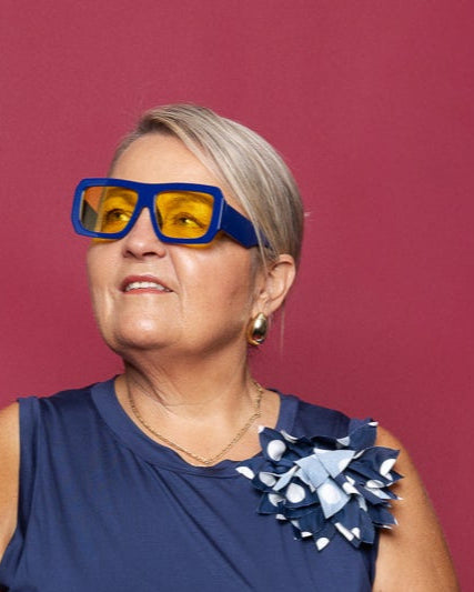 Lunettes de soleil carrées bleu et jaune