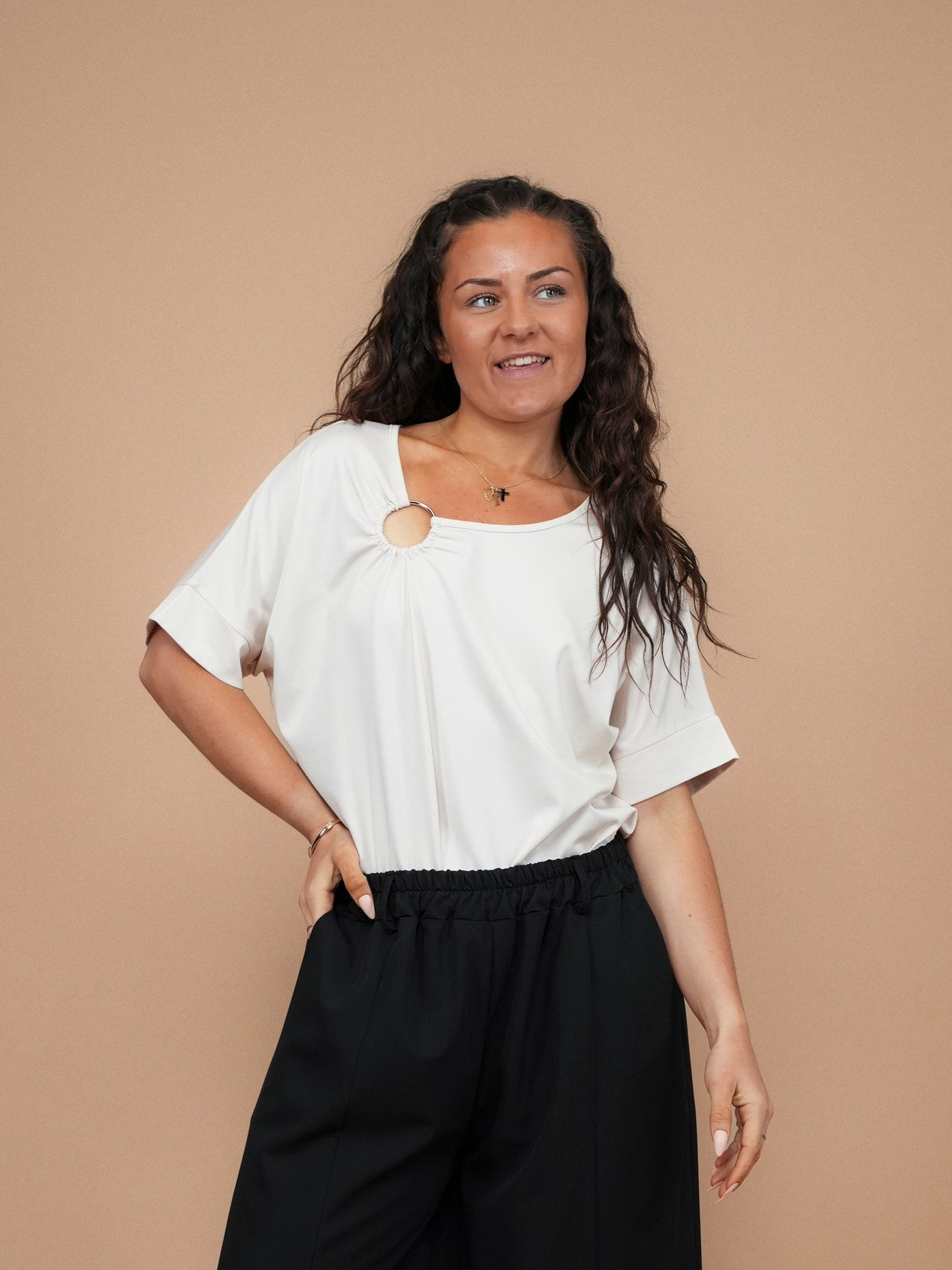 T shirt à détail anneau