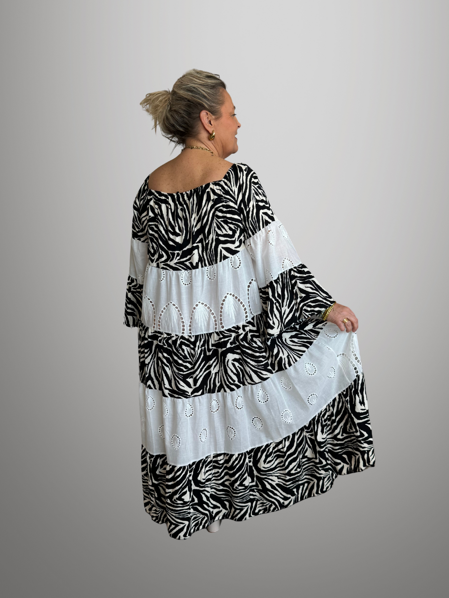 Robe longue zébrée brodée - 1948