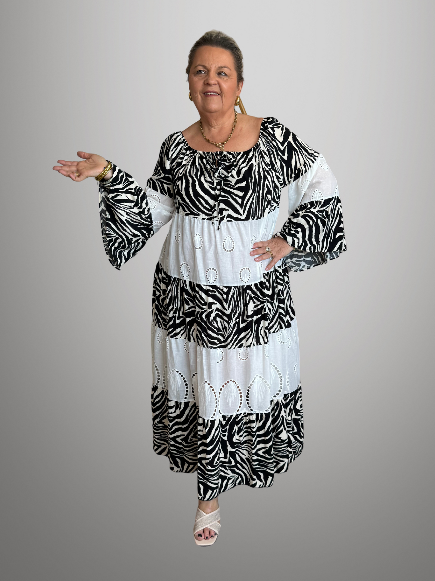 Robe longue zébrée brodée - 1948