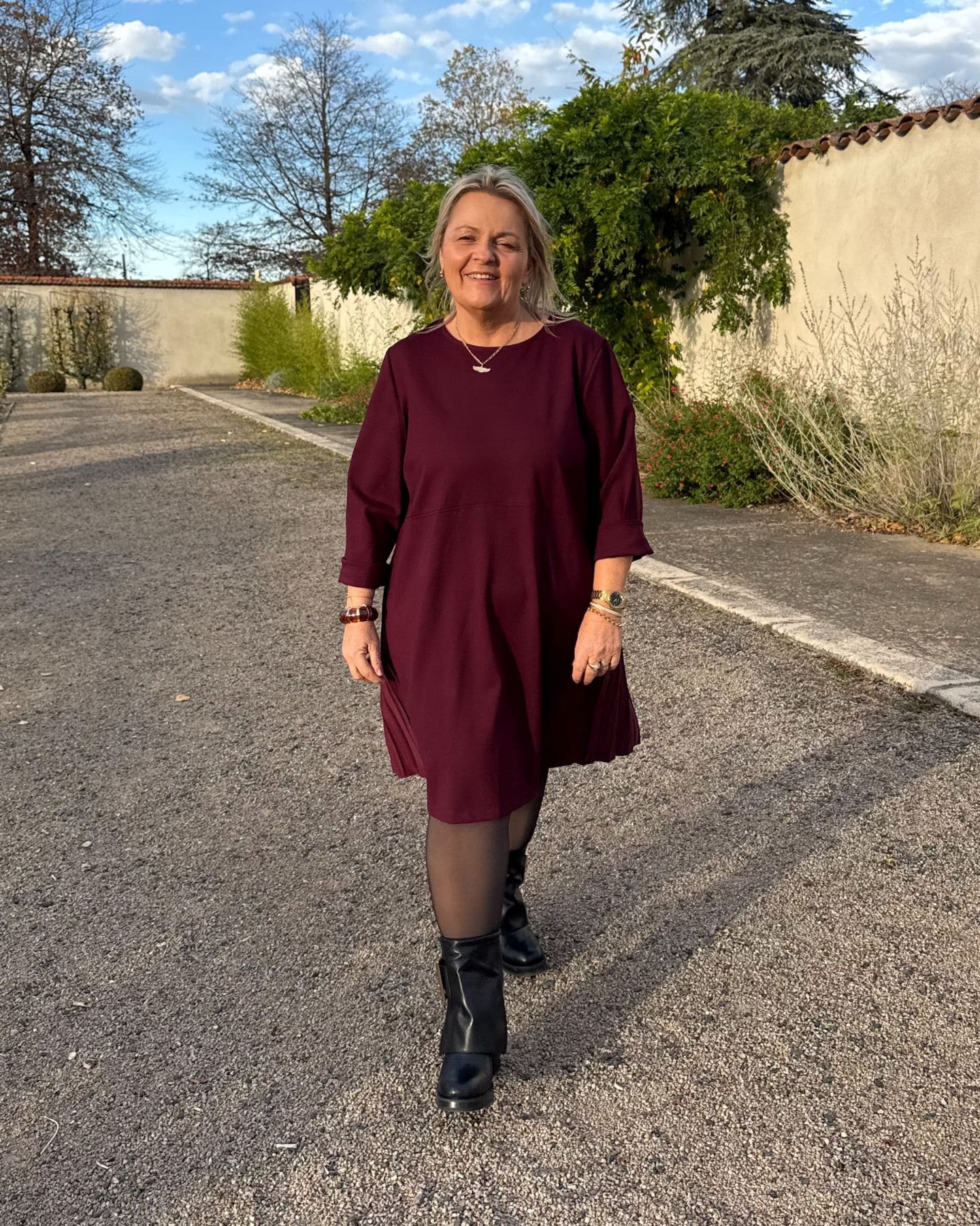 Robe dos plissé bordeaux