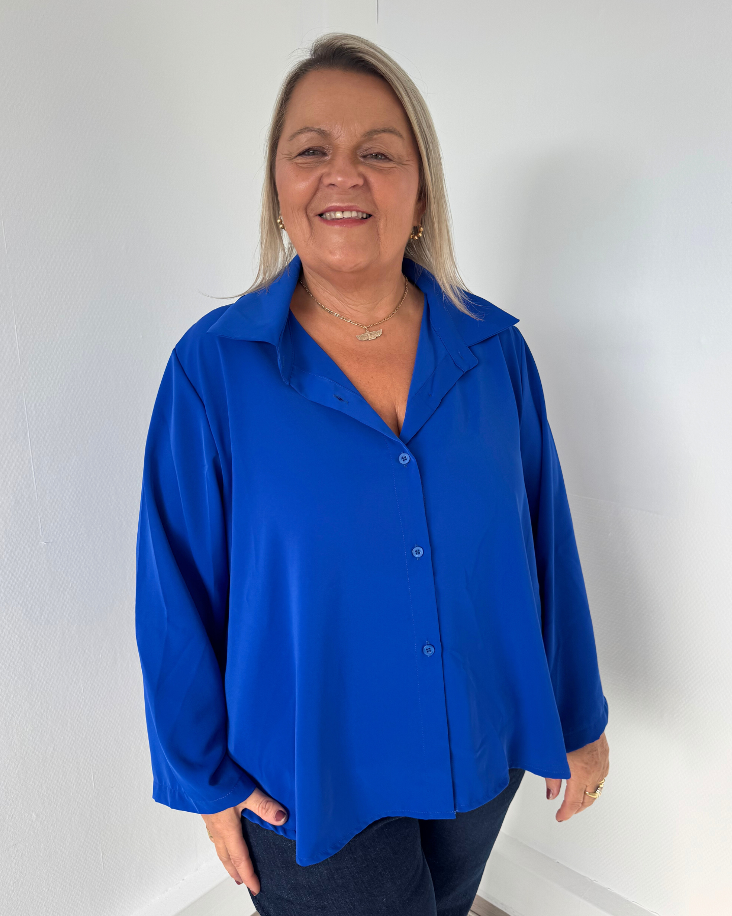 Chemise dos plissé bleue roi