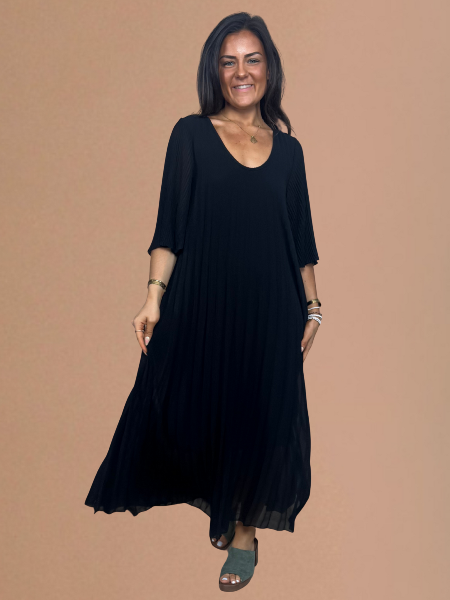 Robe plissée demi-manches noir
