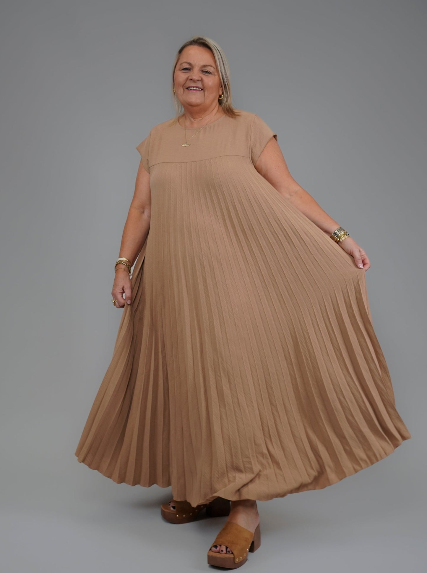 Robe plissée camel - 1041