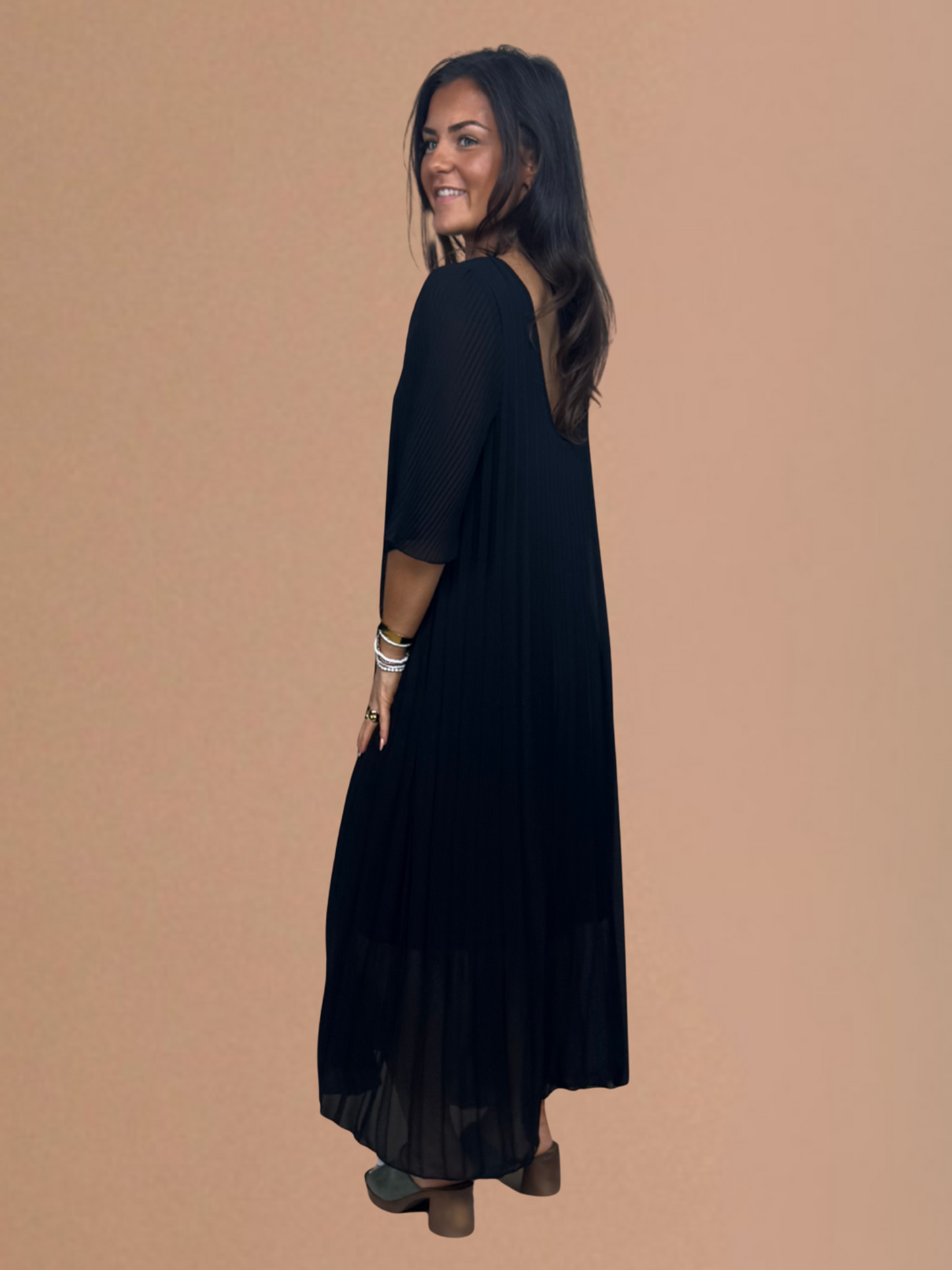 Robe plissée demi-manches noir