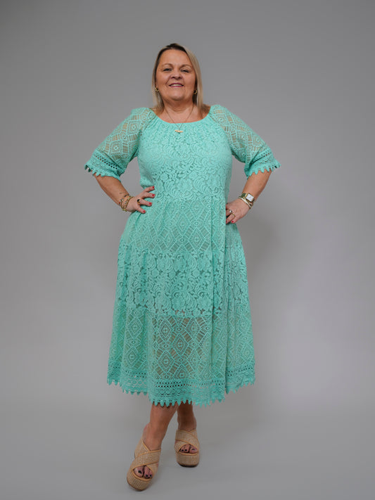 Robe dentelle turquoise col bateau - 1964
