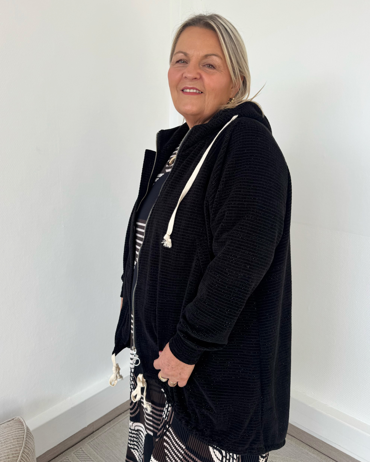 Veste oversize à capuche noire