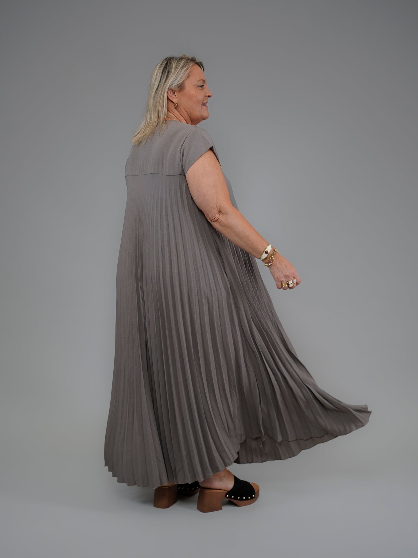 Robe plissée taupe - 1041