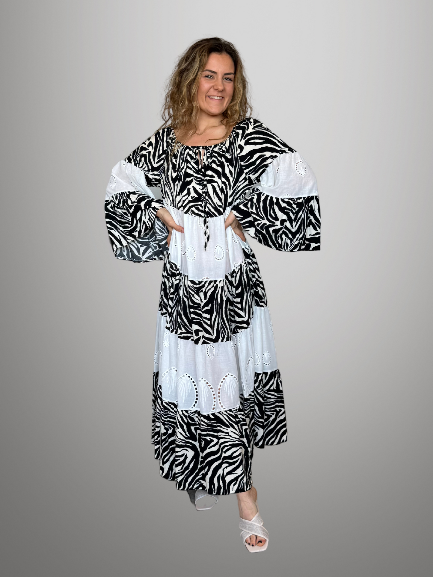 Robe longue zébrée brodée - 1948