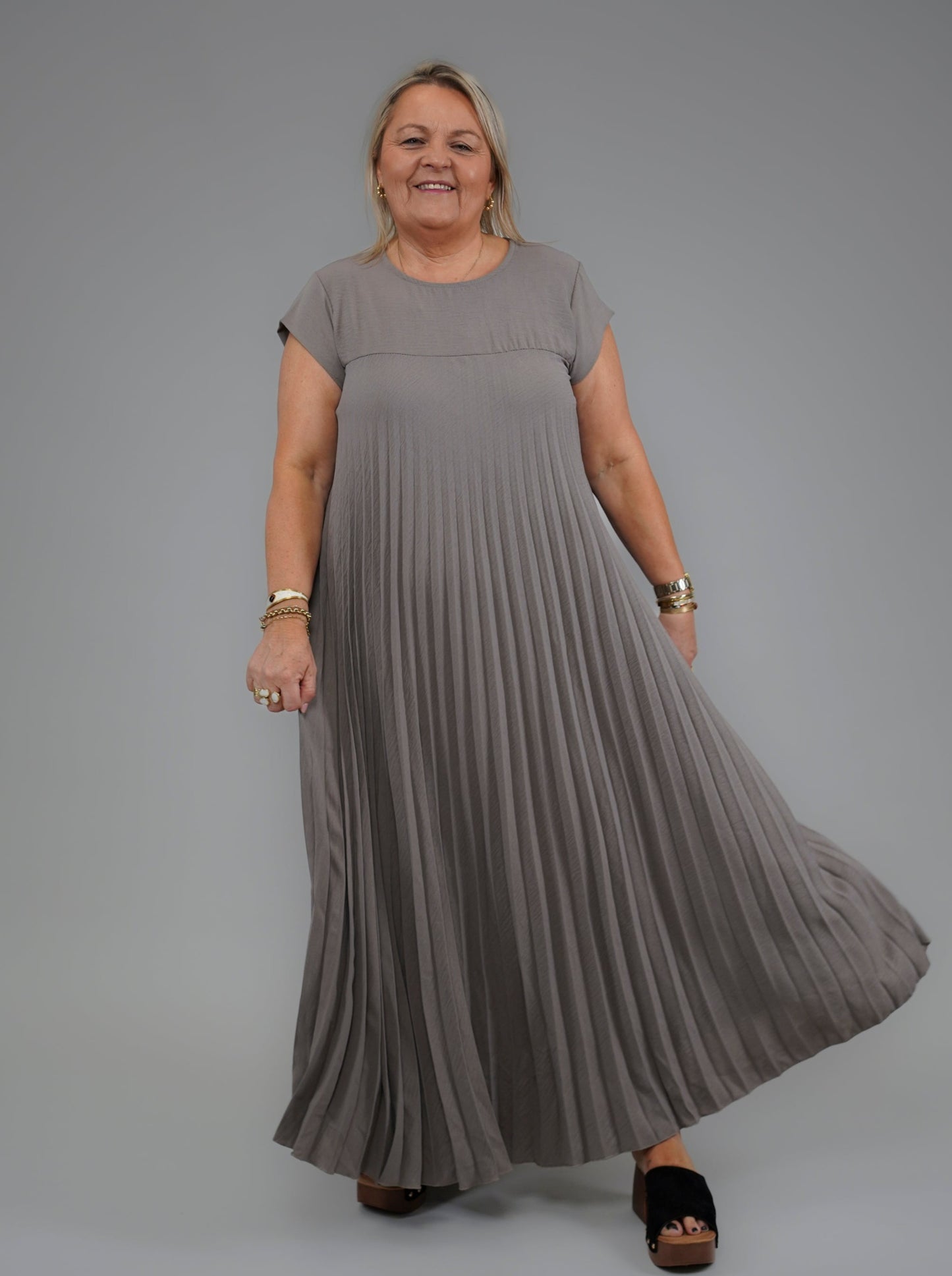 Robe plissée taupe - 1041