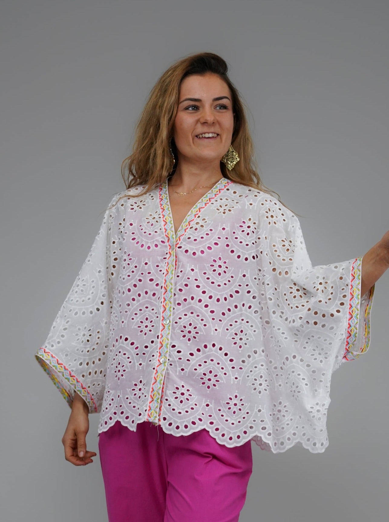 Chemise blanche oversize à broderies - 1899