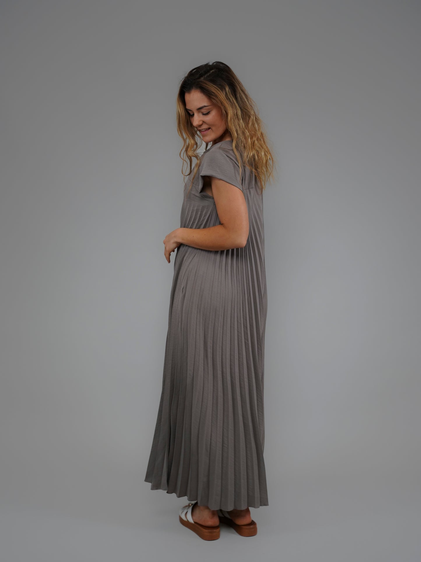 Robe plissée taupe - 1041