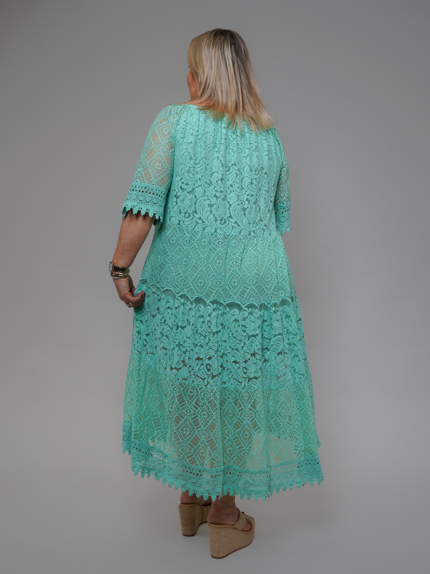 Robe dentelle turquoise col bateau - 1964
