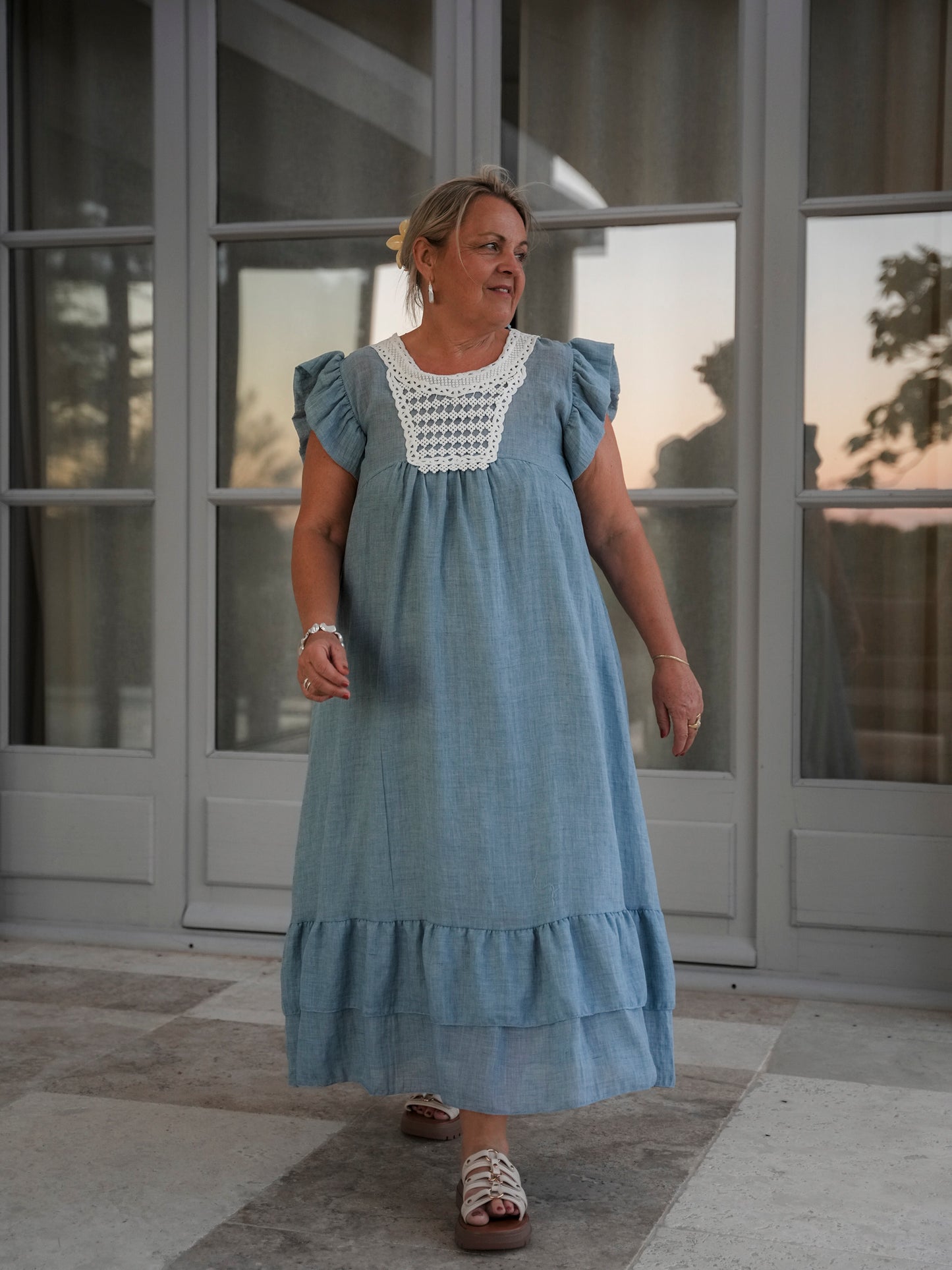 Robe longue à plastron brodé