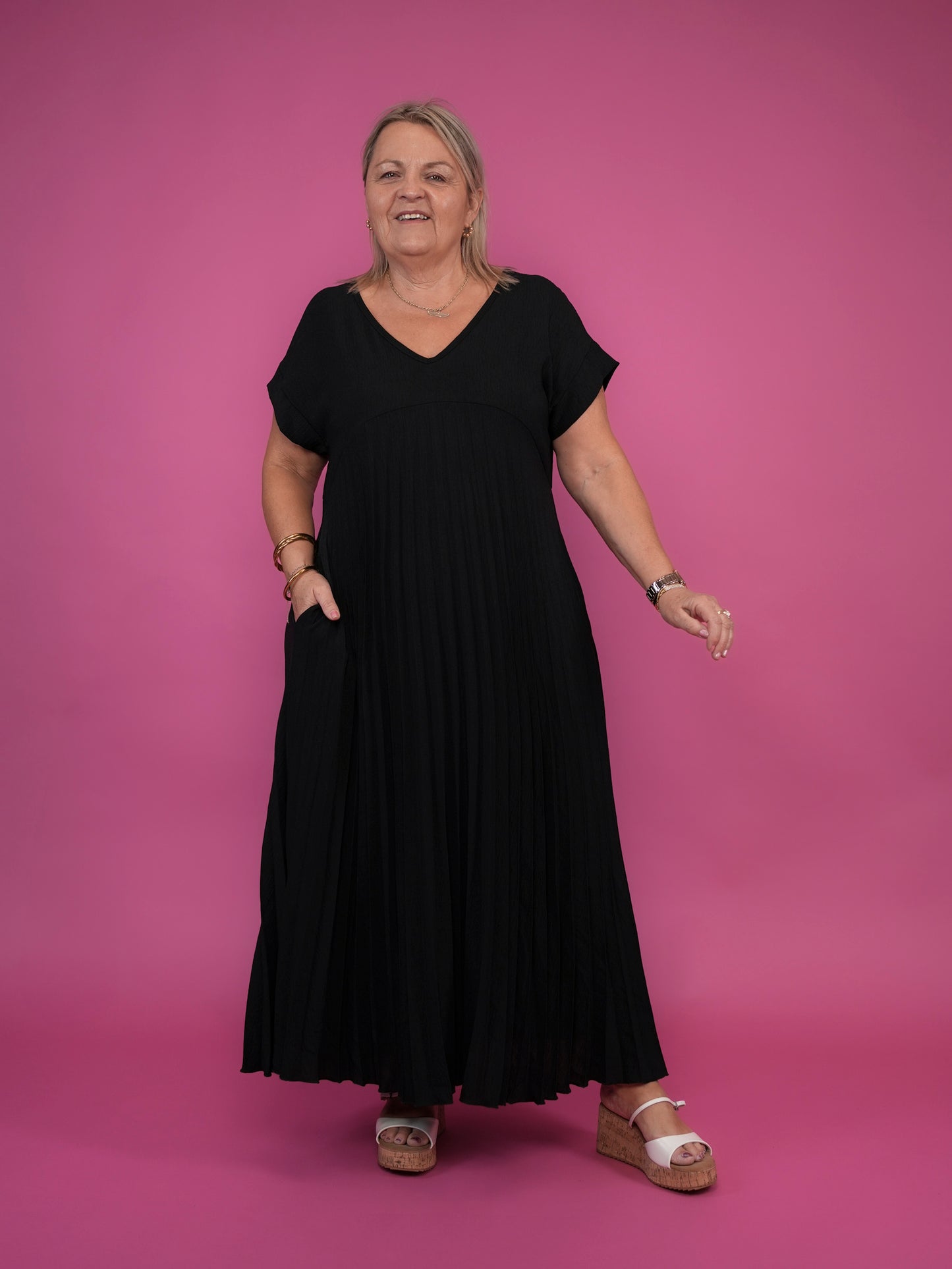 Robe plissée manches courtes noir
