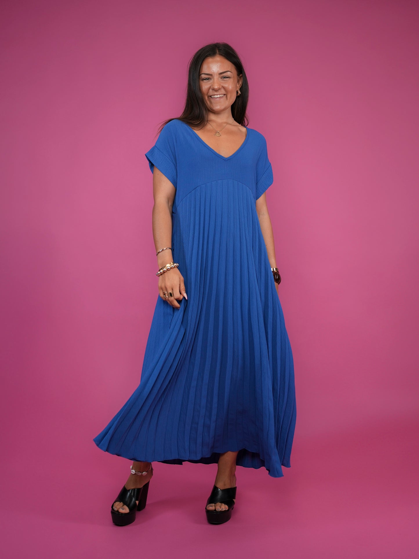 Robe plissée manches courtes bleu roi