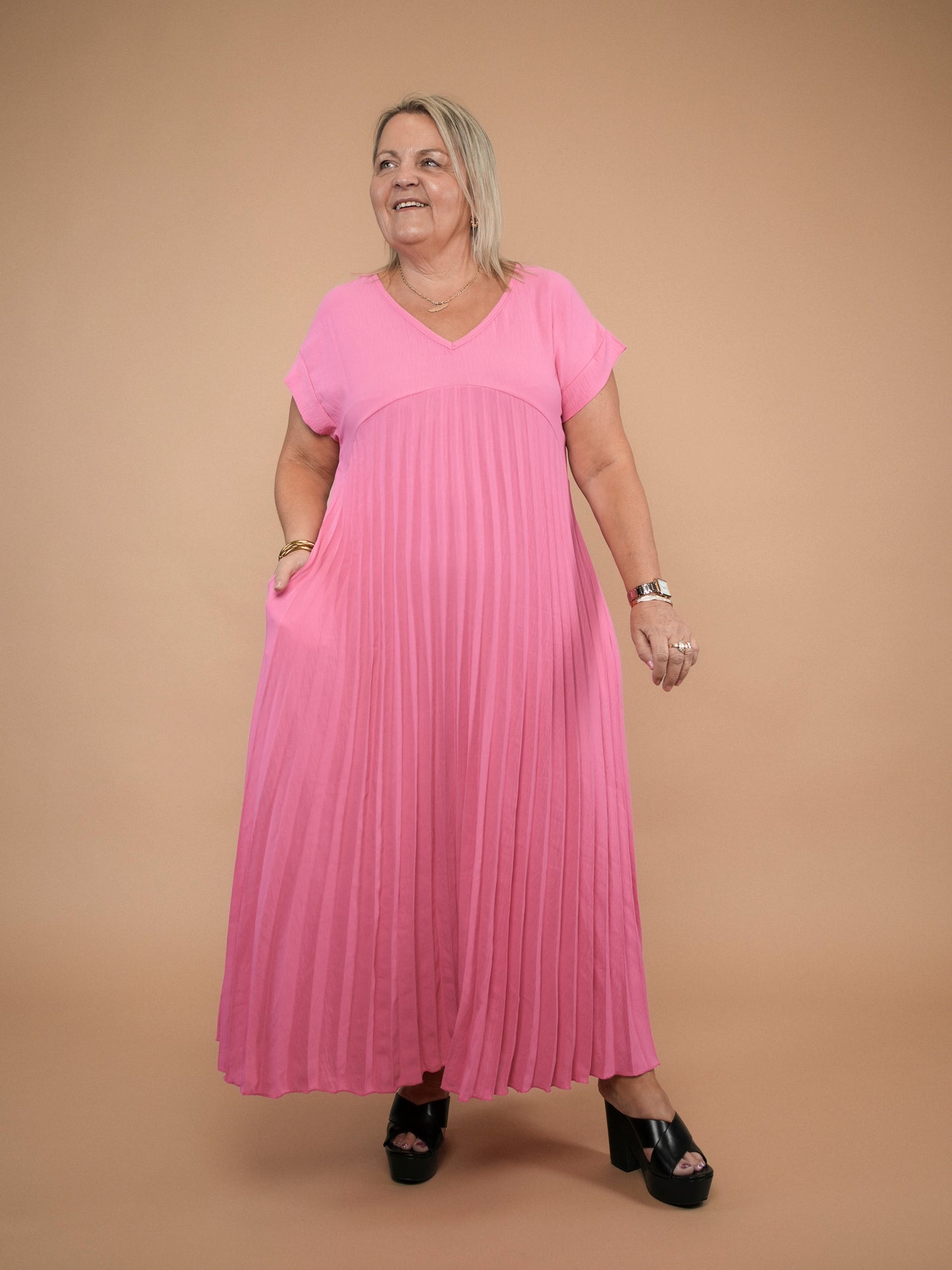 Robe plissée manches courtes fuchsia