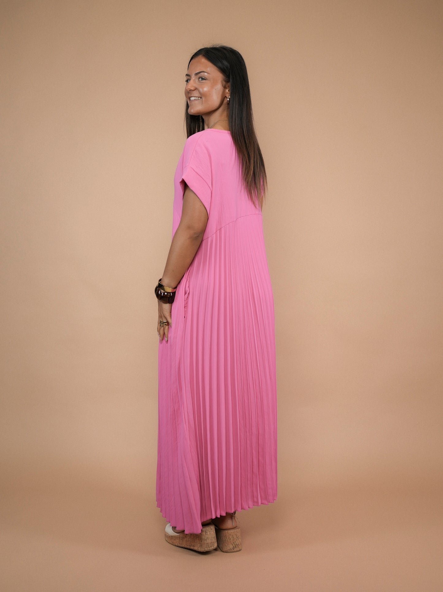 Robe plissée manches courtes fuchsia