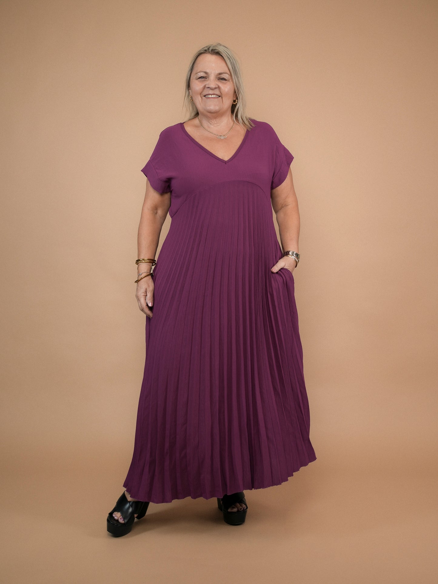 Robe plissée manches courtes magenta