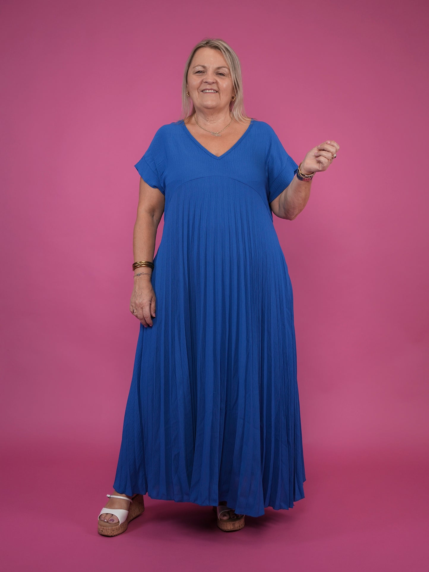 Robe plissée manches courtes bleu roi