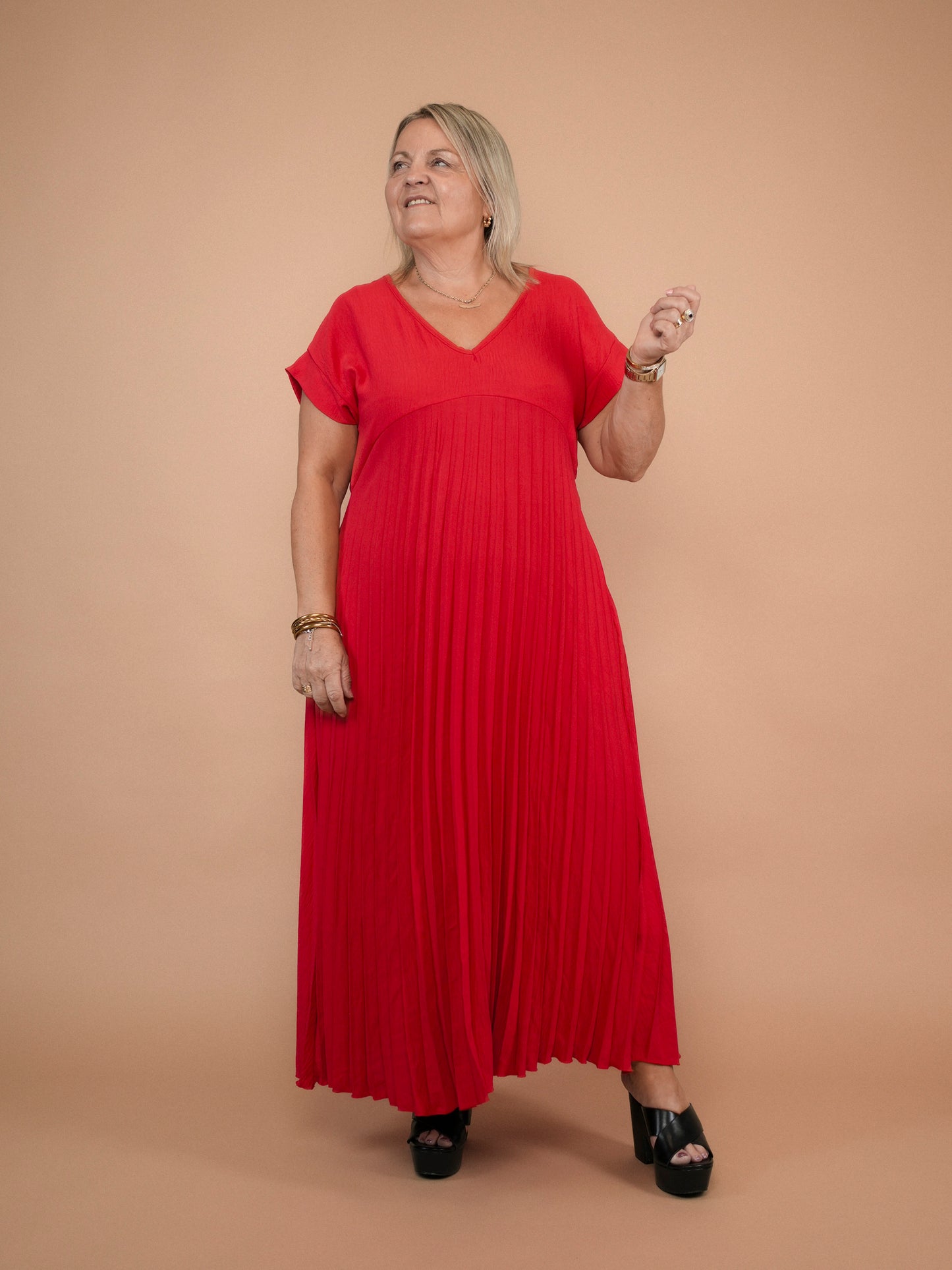 Robe plissée manches courtes rouge