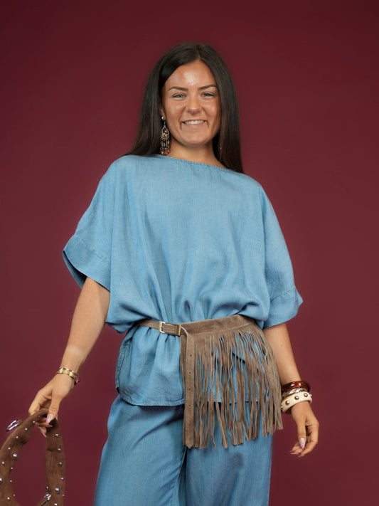 Blouse ample bleu clair à dos boutonné