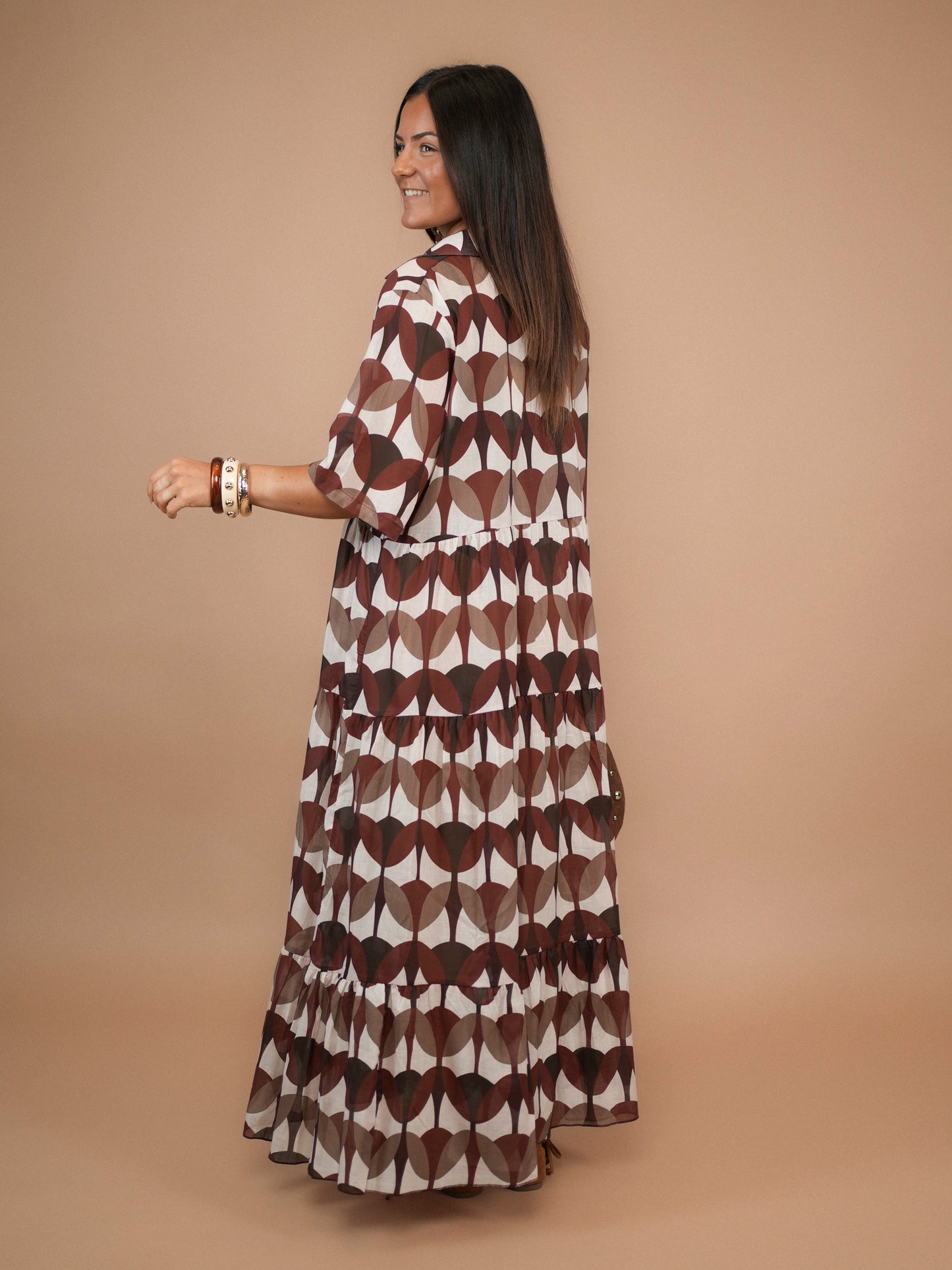 Robe chemise longue à motifs marrons
