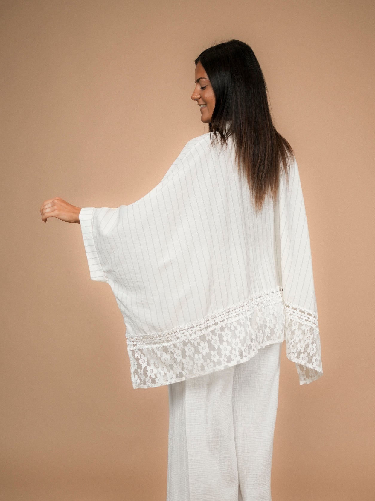 Chemise ample à rayures et dentelle