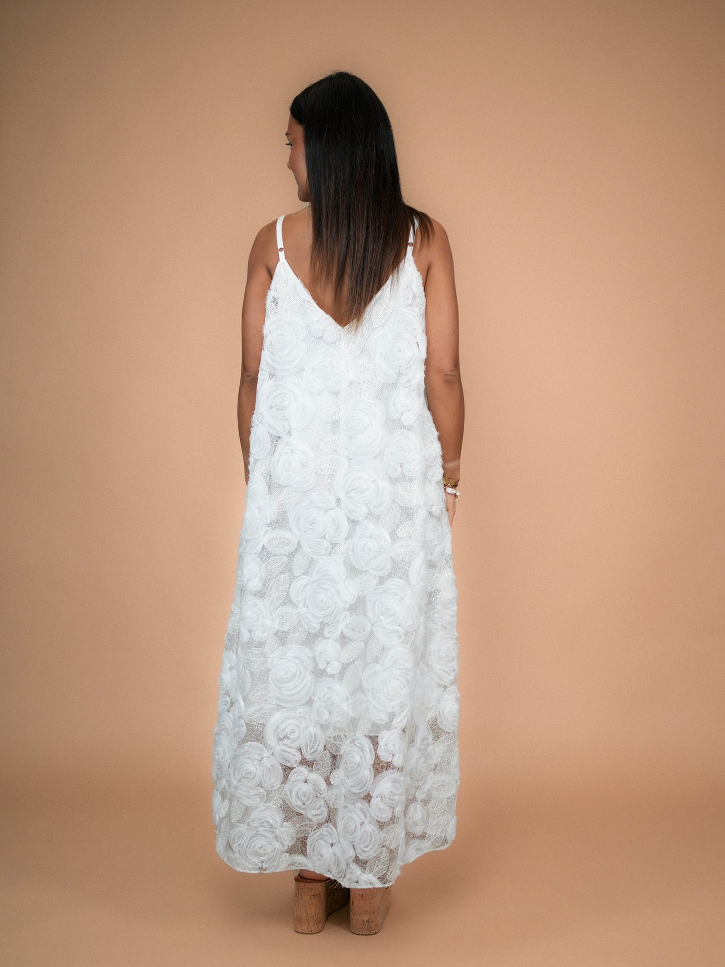 Robe longue à fleurs brodées