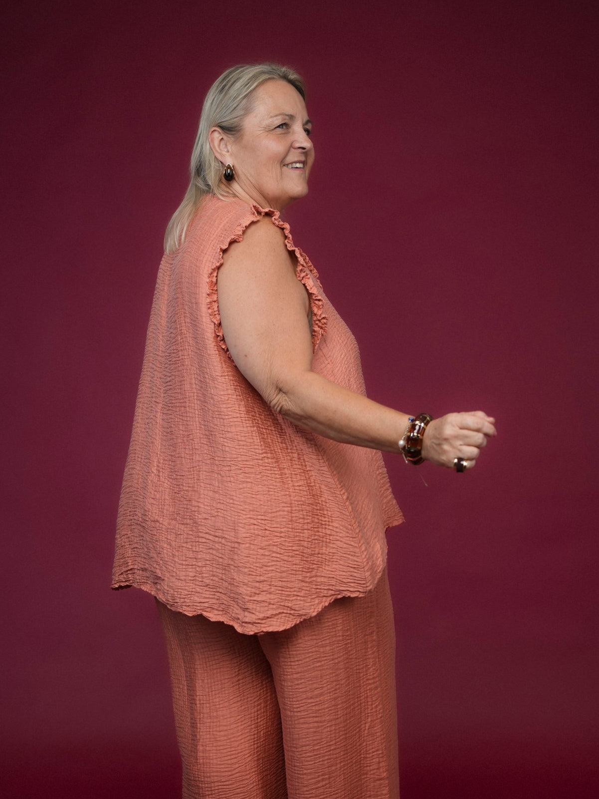 Blouse sans manches effet gaze de coton ocre