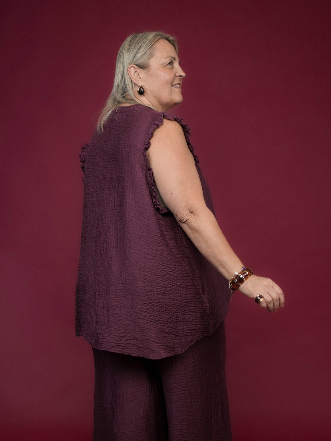 Blouse sans manches effet gaze de coton lie de vin