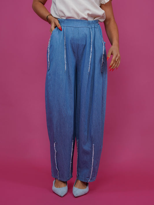Pantalon en jean effet destroy - 1541