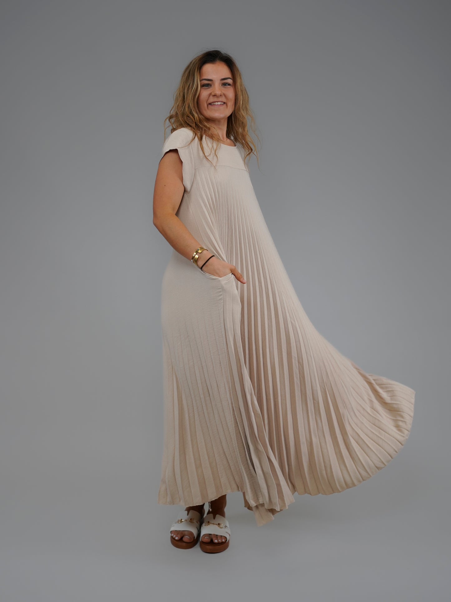 Robe plissée beige - 1041