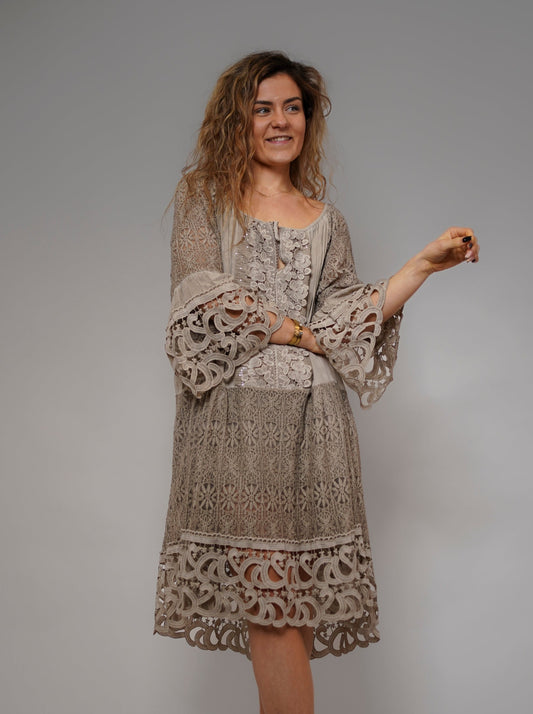 Robe dentelle et broderie taupe - 1960