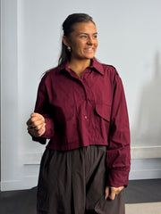 Chemise courte à poches bordeaux