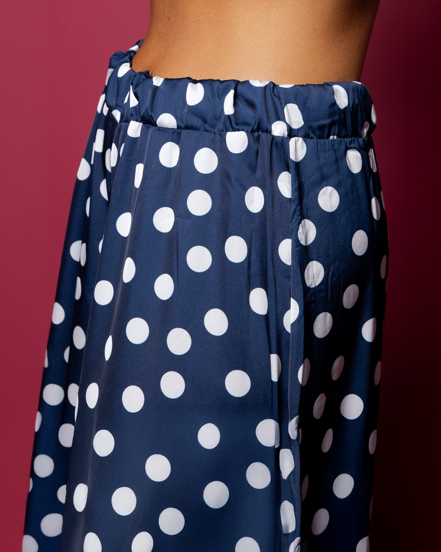 Pantalon palazzo marine à pois