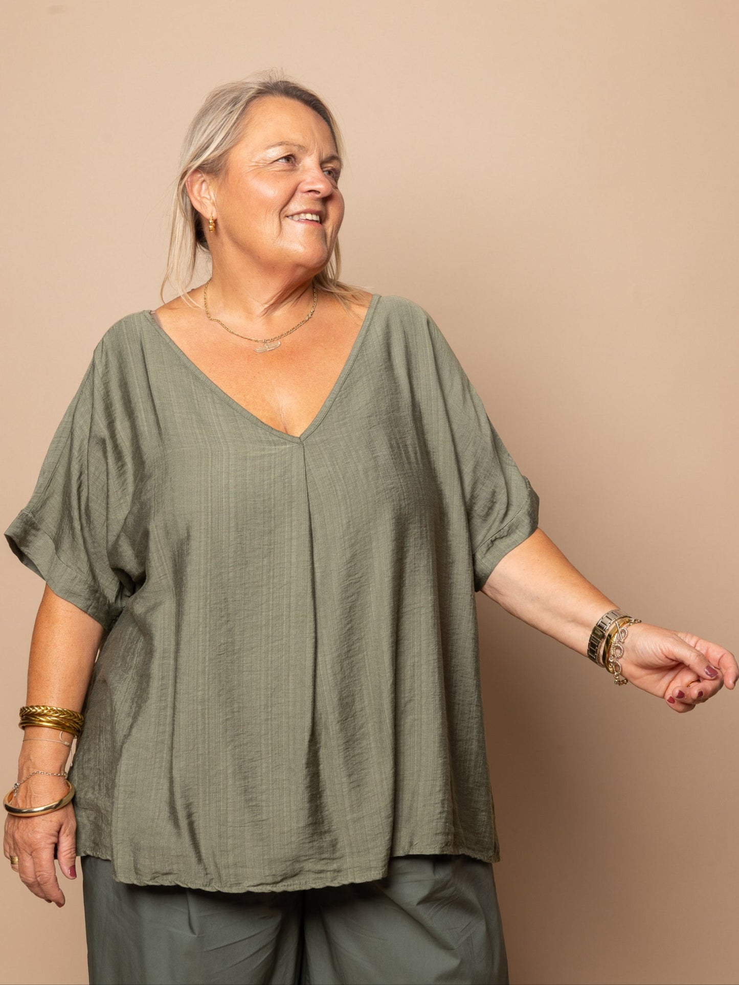 T-shirt col V olive - 1811