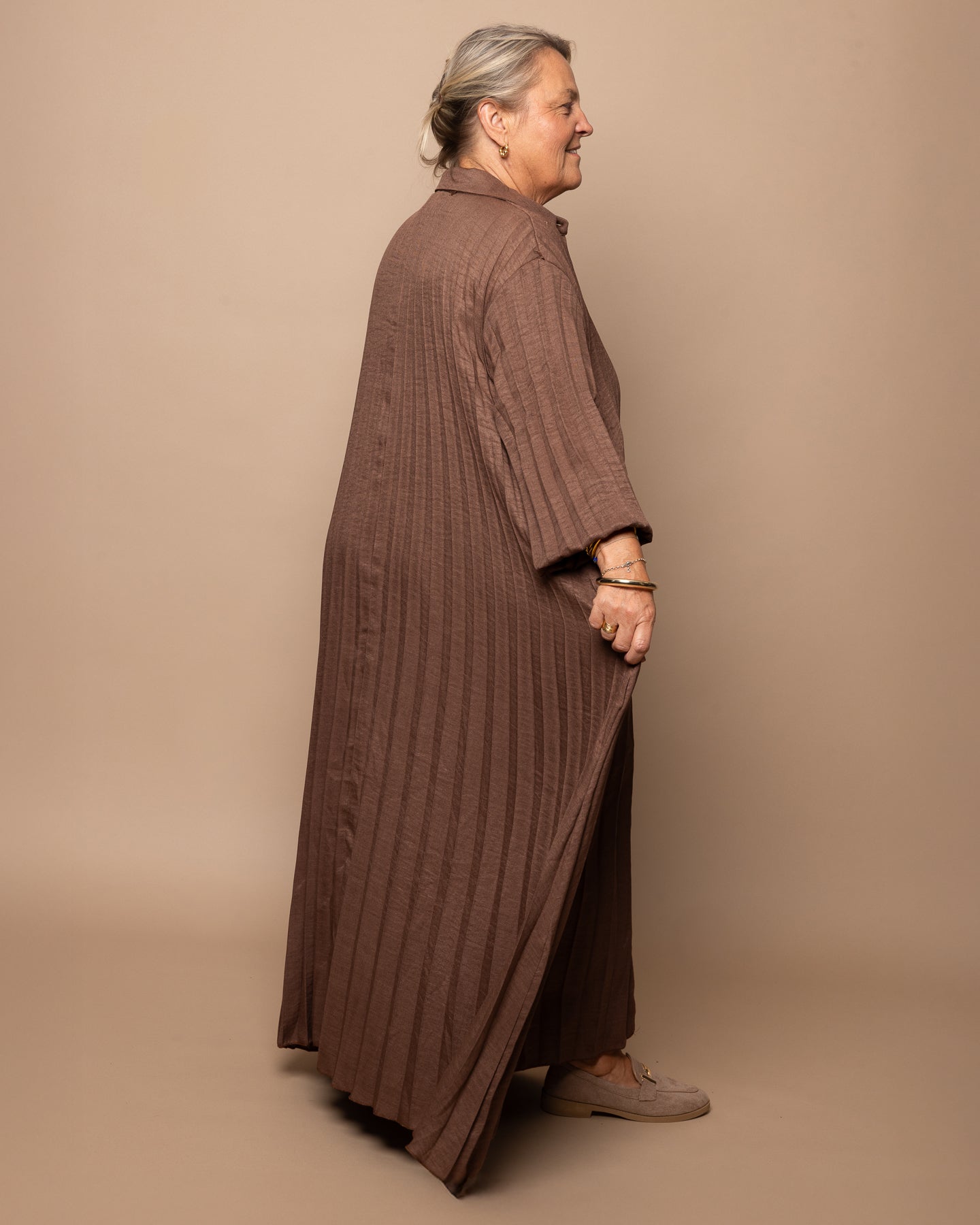 Robe chemise longue plissée chocolat
