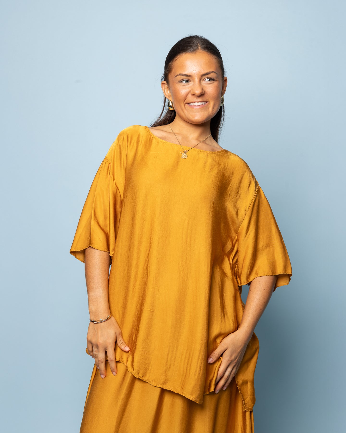 T-shirt fluide effet satiné safran